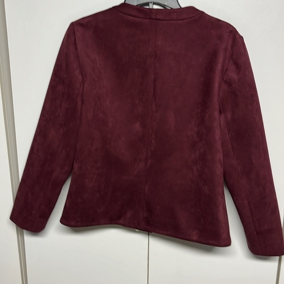 Donna Degnan Burgundy Collarless Blazer - Picture 4 of 14